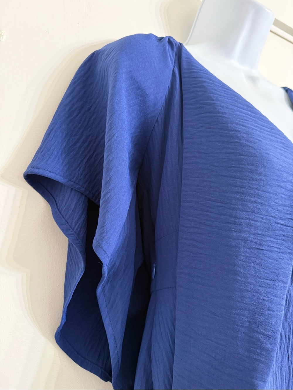 NWT Dokotoo Tie-Front Midi Dress in Navy Blue with Flutter Sleeves size M - Picture 8 of 10